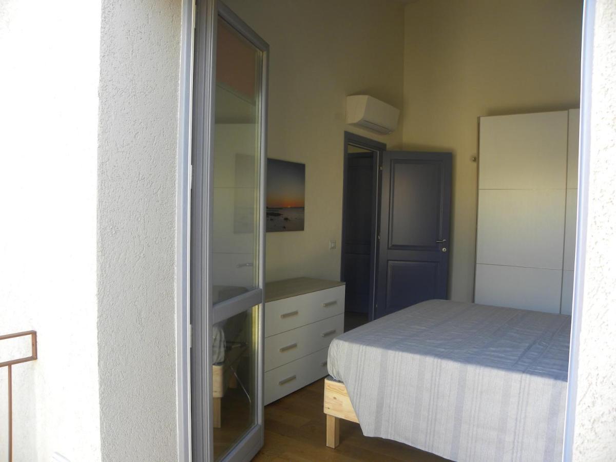 Petra Magica Apartment San Pantaleo Luaran gambar