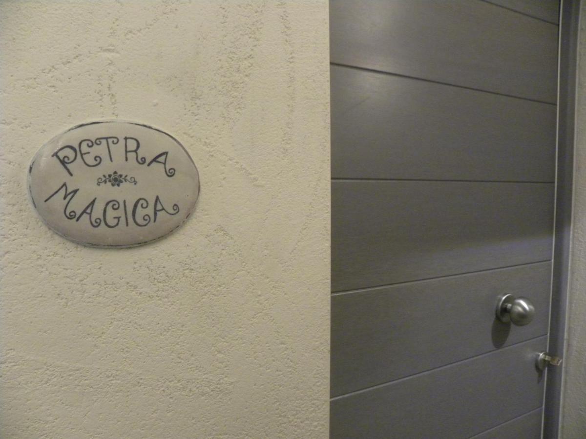 Petra Magica Apartment San Pantaleo Luaran gambar